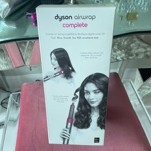 DH Gate Dyson Air Wrap—never used just decided I didn’t need—works perfectly